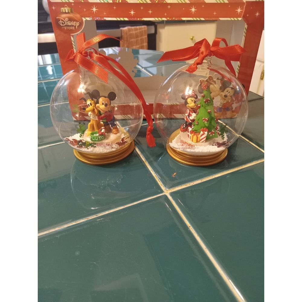 RARE DISNEY STORE DATED 2010 MICKEY & MINNIE SNOW GLOBE ORNAMENT SET OF‎ 2 Glass